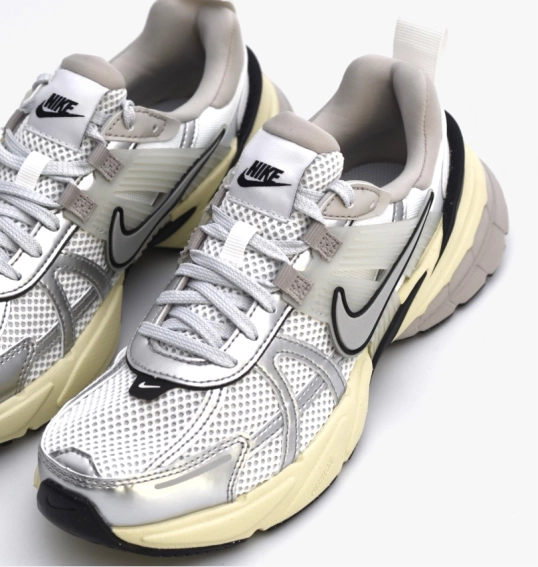 Кросівки жіночий Nike Runtekk Grey FD0736-100 фото 22 — інтернет-магазин Tapok