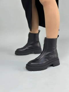 Ботинки женские кожаные черные с замком спереди зимние
