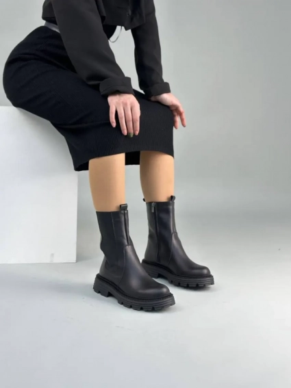 Челси женские кожаные черные на черной подошве демисезонные фото 5 — интернет-магазин Tapok