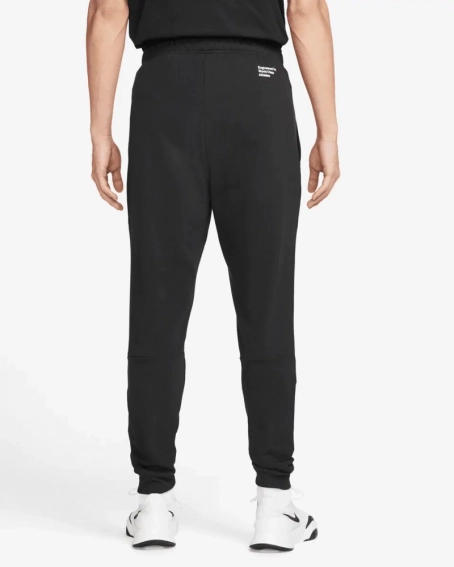 Брюки мужские Nike M Dri Fit Men Tapered (FB8577-010) фото 2 — интернет-магазин Tapok