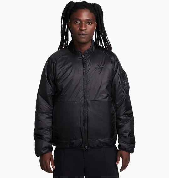 Куртка Nike Sportswear Tech Therma-Fit Loose Insulated Jacket Black FB7858-010 фото 1 — интернет-магазин Tapok