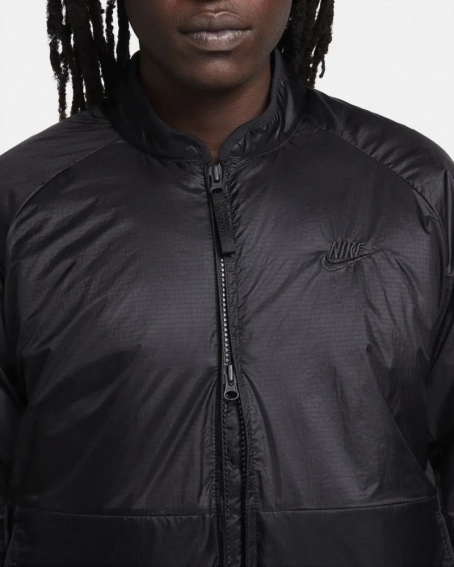 Куртка Nike Sportswear Tech Therma-Fit Loose Insulated Jacket Black FB7858-010 фото 7 — интернет-магазин Tapok