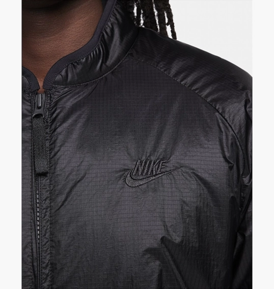 Куртка Nike Sportswear Tech Therma-Fit Loose Insulated Jacket Black FB7858-010 фото 19 — интернет-магазин Tapok