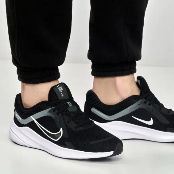 Мужские Кроссовки Nike QUEST 5 Черный 28.5 фото 7 — интернет-магазин Tapok