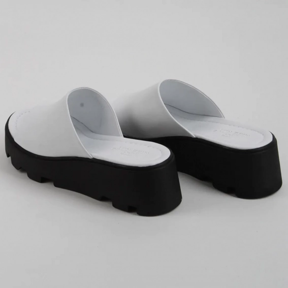 Шлепанцы женские кожаные 340161  Fashion Белый фото 5 — интернет-магазин Tapok