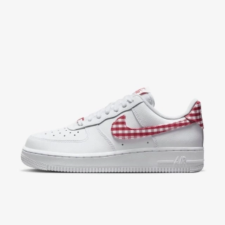 Кроссовки Nike WMNS AIR FORCE 1 07 ESS TREND DZ2784-101