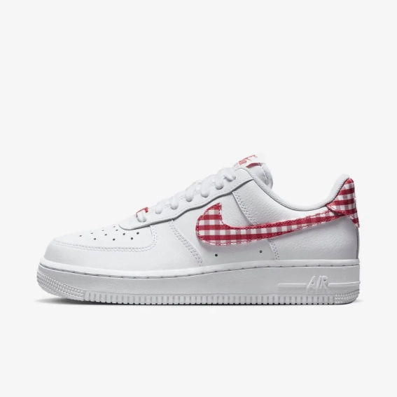 Кроссовки Nike WMNS AIR FORCE 1 07 ESS TREND DZ2784-101 фото 1 — интернет-магазин Tapok