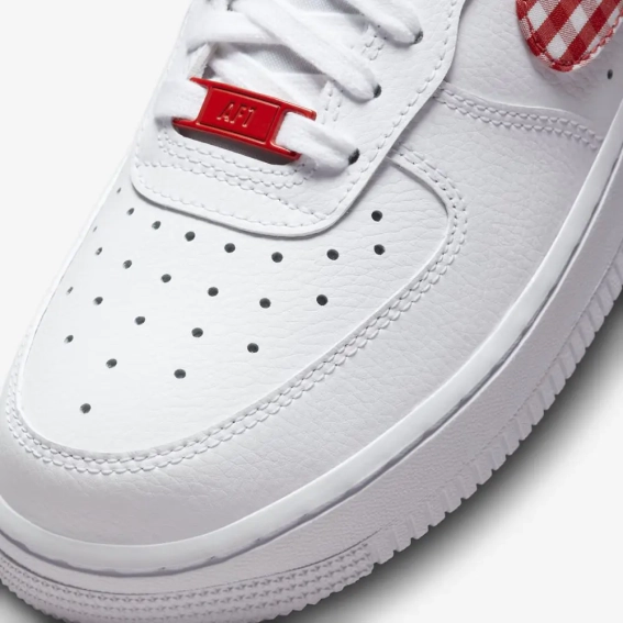 Кроссовки Nike WMNS AIR FORCE 1 07 ESS TREND DZ2784-101 фото 6 — интернет-магазин Tapok