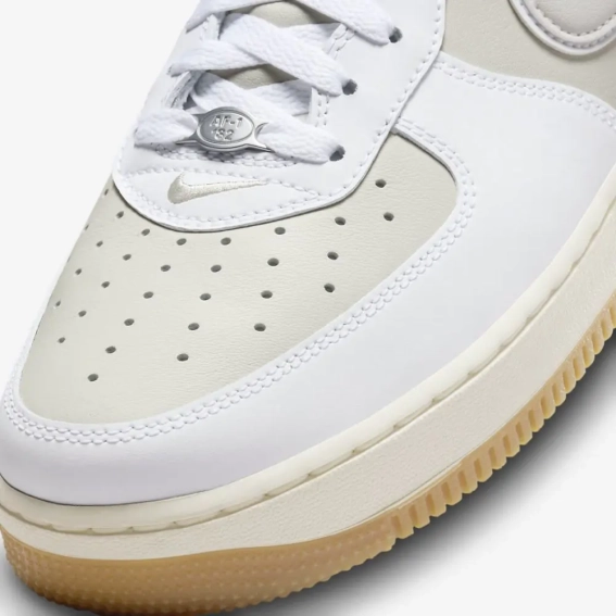 Кросівки Nike AIR FORCE 1 07 FQ8201-100 фото 6 — інтернет-магазин Tapok