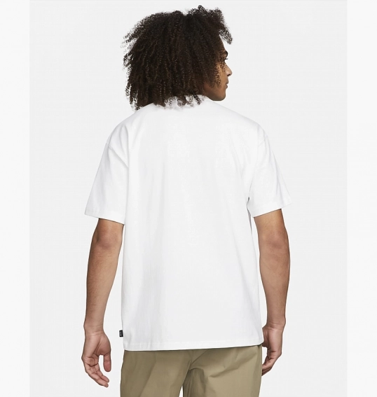 Мужская футболка с длинным рукавом NIKE M NSW PREM ESSNTL SUST TEE DO7392-101 фото 2 — интернет-магазин Tapok