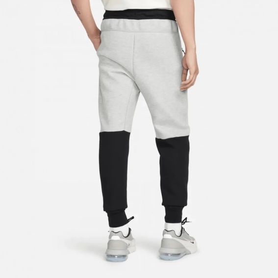 Брюки Nike Tech Fleece Jogger Grey FB8002-064 фото 3 — интернет-магазин Tapok