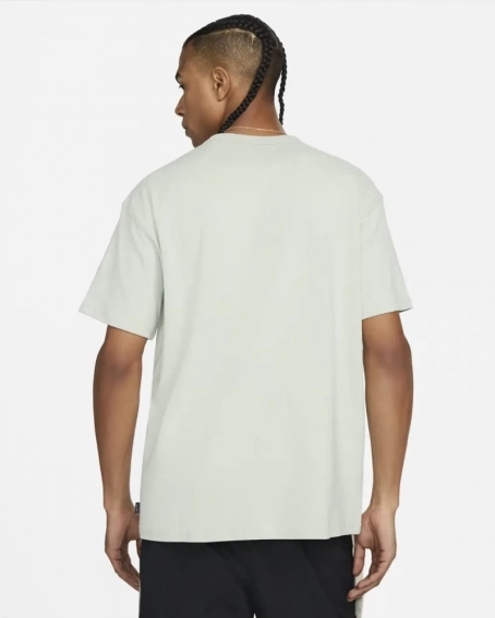 Футболка Nike M Nsw Prem Essntl Sust Tee Grey Do7392-017 фото 4 — інтернет-магазин Tapok