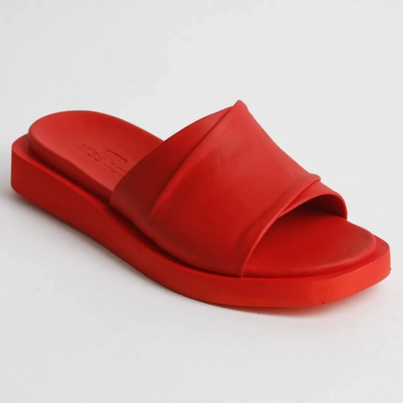 Шлепанцы женские кожаные 340405  Fashion Красный фото 1 — интернет-магазин Tapok