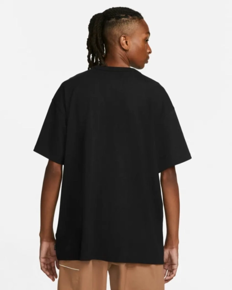 Мужская футболка Nike Premium Essential Sustainable T-Shirt (DO7392-010) фото 2 — интернет-магазин Tapok