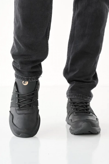 Мужские кроссовки кожаные весенне-осенние черные Emirro А4 фото 2 — интернет-магазин Tapok