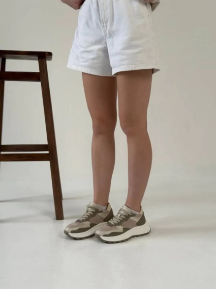 Кросівки жіночі замшеві бежеві зі шкіряними вставками фото 2 — интернет-магазин Tapok