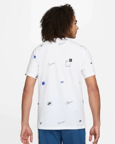 Мужские футболки Nike M Nsw 12 Mo Logo Aop Tee DN5246-100 фото 1 — интернет-магазин Tapok