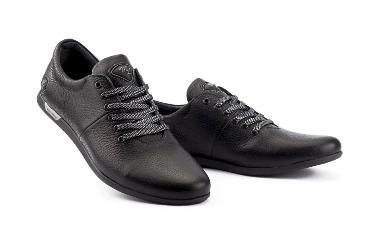Мужские кроссовки кожаные весенне-осенние черные Milord Olimp низкая подошва фото 1 — интернет-магазин Tapok