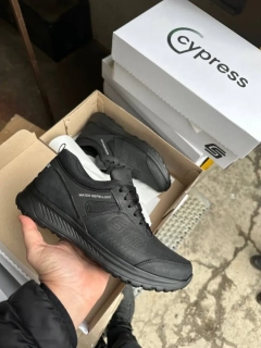 Мужские кроссовки кожаные весенне-осенние черные Cypress 35