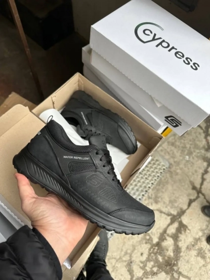 Мужские кроссовки кожаные весенне-осенние черные Cypress 35 фото 1 — интернет-магазин Tapok
