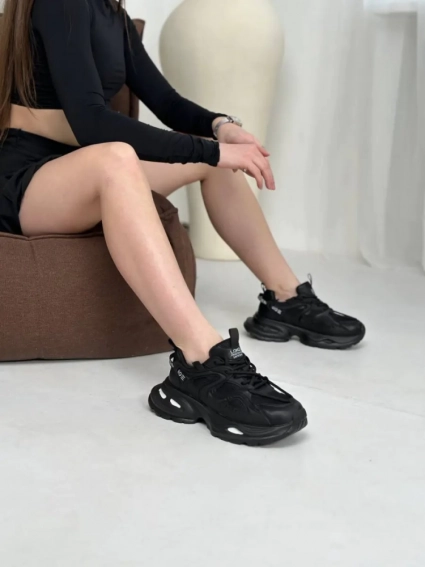 Кросівки жіночі шкіряні чорного кольору фото 3 — интернет-магазин Tapok