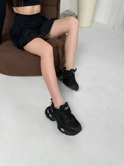 Кросівки жіночі шкіряні чорного кольору фото 4 — інтернет-магазин Tapok
