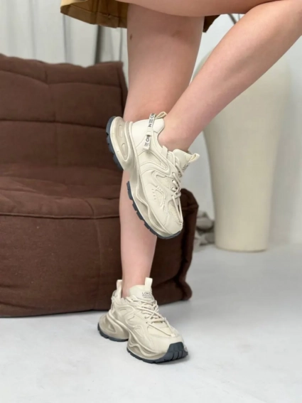 Кросівки жіночі шкіряні молочного кольору фото 3 — интернет-магазин Tapok