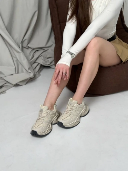 Кросівки жіночі шкіряні молочного кольору фото 4 — інтернет-магазин Tapok
