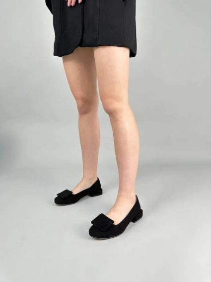 Туфлі жіночі замшеві чорного кольору фото 2 — интернет-магазин Tapok