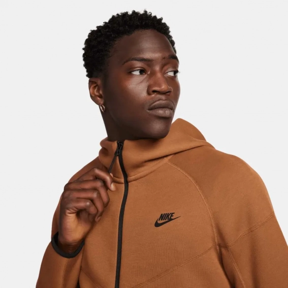 Толстовка чоловіча Nike Tech Fleece Brown FB7921-281 фото 4 — інтернет-магазин Tapok