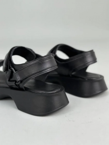 Босоніжки жіночі шкіряні чорні на липучках фото 9 — интернет-магазин Tapok