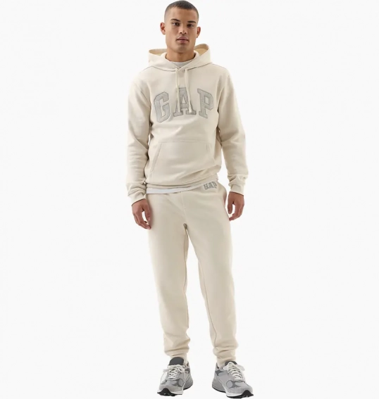 Штани Gap Logo Fleece Joggers Beige 778011041 фото 1 — інтернет-магазин Tapok