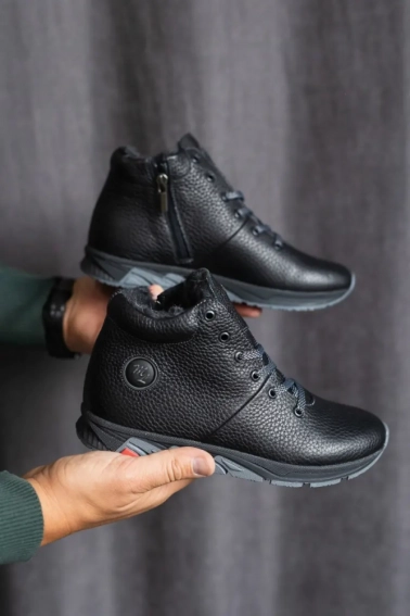Подростковые ботинки кожаные зимние черные Milord Olimp фото 1 — интернет-магазин Tapok