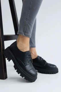 Жіночі туфлі шкіряні весняно-осінні чорні Yuves 170 Style