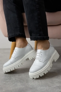 Женские туфли кожаные весенне-осенние белые Yuves 170 Style