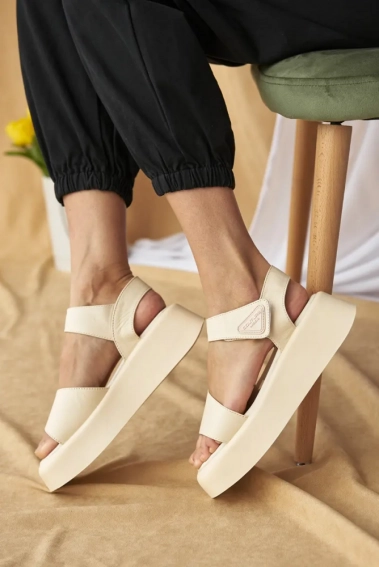 Жіночі босоніжки шкіряні літні бежеві Teona 475 фото 3 — інтернет-магазин Tapok