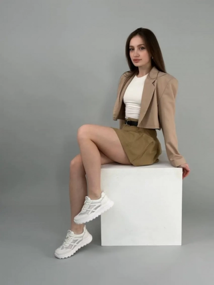 Кросівки жіночі шкіряні білого кольору зі вставками сітки фото 3 — интернет-магазин Tapok