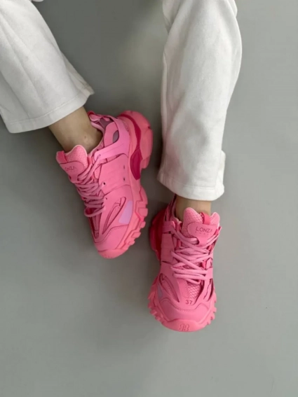 Кросівки жіночі шкіряні розового кольору зі вставками сітки фото 2 — інтернет-магазин Tapok