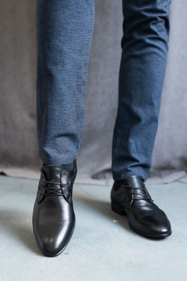 Мужские туфли кожаные весенне-осенние черные Belvas 31 на шнурках фото 2 — интернет-магазин Tapok