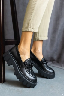 Жіночі туфлі шкіряні весняно-осінні чорні OLLI Т-4-21163