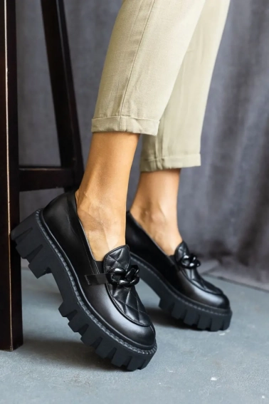 Жіночі туфлі шкіряні весняно-осінні чорні OLLI Т-4-21163 фото 1 — інтернет-магазин Tapok