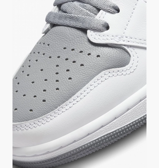 Кроссовки Nike Jordan 1 Retro High Og White/Grey 555088-037 фото 18 — интернет-магазин Tapok