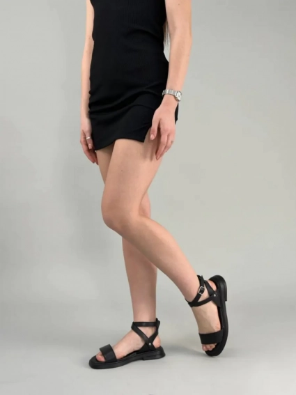 Босоніжки жіночі шкіряні чорного кольору фото 4 — інтернет-магазин Tapok