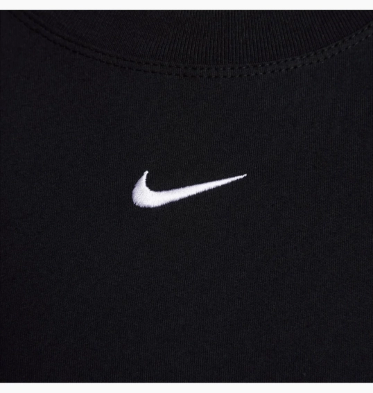Футболка Nike W TEE ESSNTL LBR FD4149-010 фото 4 — інтернет-магазин Tapok