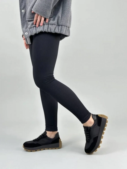 Кросівки жіночі шкіряні чорні із вставками замші на чорній підошві фото 4 — інтернет-магазин Tapok