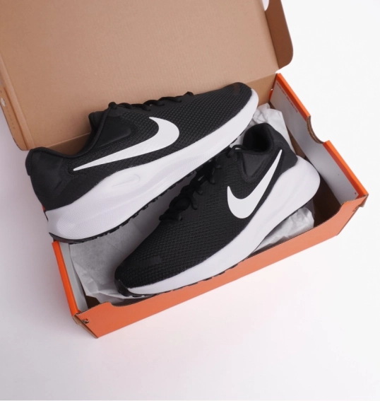 Кроссовки Nike Revolution 7 Black FB2207-001 фото 8 — интернет-магазин Tapok