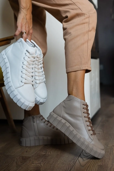 Женские ботинки кожаные весенне-осенние белые CrosSAV 21-142 W на байке фото 2 — интернет-магазин Tapok