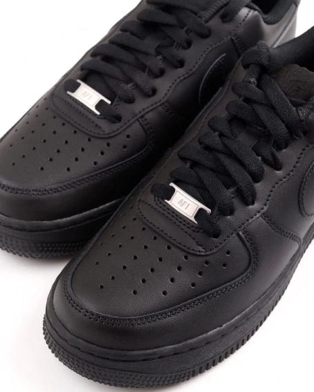 Кроссовки мужские Nike AIR FORCE 1 07 CW2288-001 фото 2 — интернет-магазин Tapok