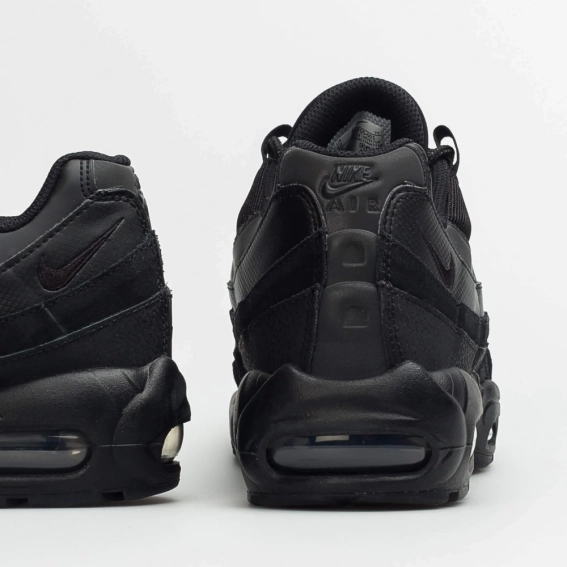 Чоловічі кросівки NIKE AIR MAX 95 ESSENTIAL CI3705-001 фото 4 — інтернет-магазин Tapok