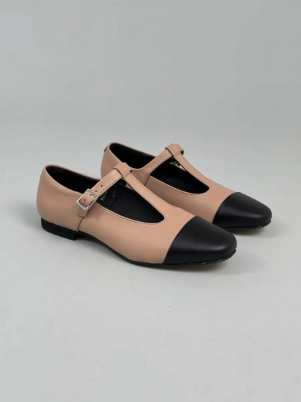 Туфлі жіночі шкіряні карамельні з чорними вставками фото 8 — интернет-магазин Tapok